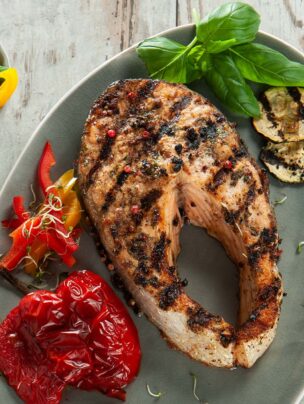 Grillowany łosoś z serkowym dipem