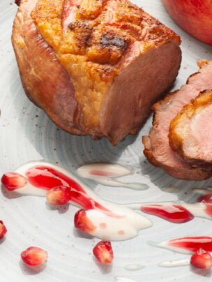 Pieczona pierś z kaczki z dipem serkowym z konfiturą z granatu