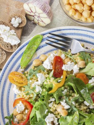 Sałatka z kaszą kuskus i serkiem Philadelphia Light