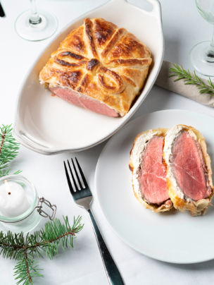 Wołowina zapiekana w cieście francuskim