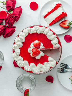 Sernikowy tort walentynkowy