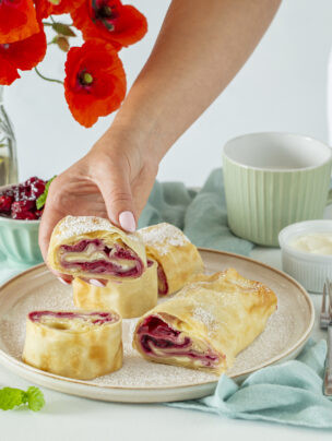 Túrós rétes (strudel węgierski)