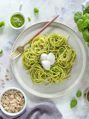 Spaghetti z kremowym pesto