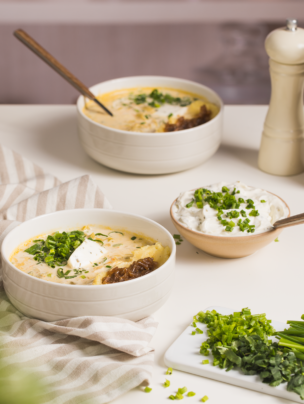 Zupa z młodej kapusty z purée ziemniaczanym